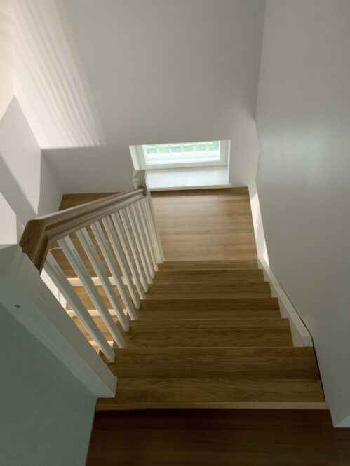 U-shaped stairs with anti-slip grooves.